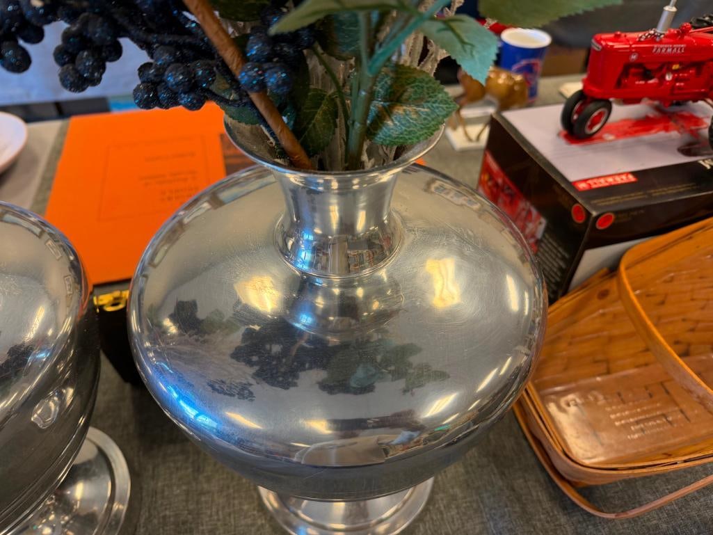 PAIR OF POLISHED CAST ALUMINUM DECORATIVE FOOTED VASES WITH ARTIFICIAL DECORATIONS - 5
