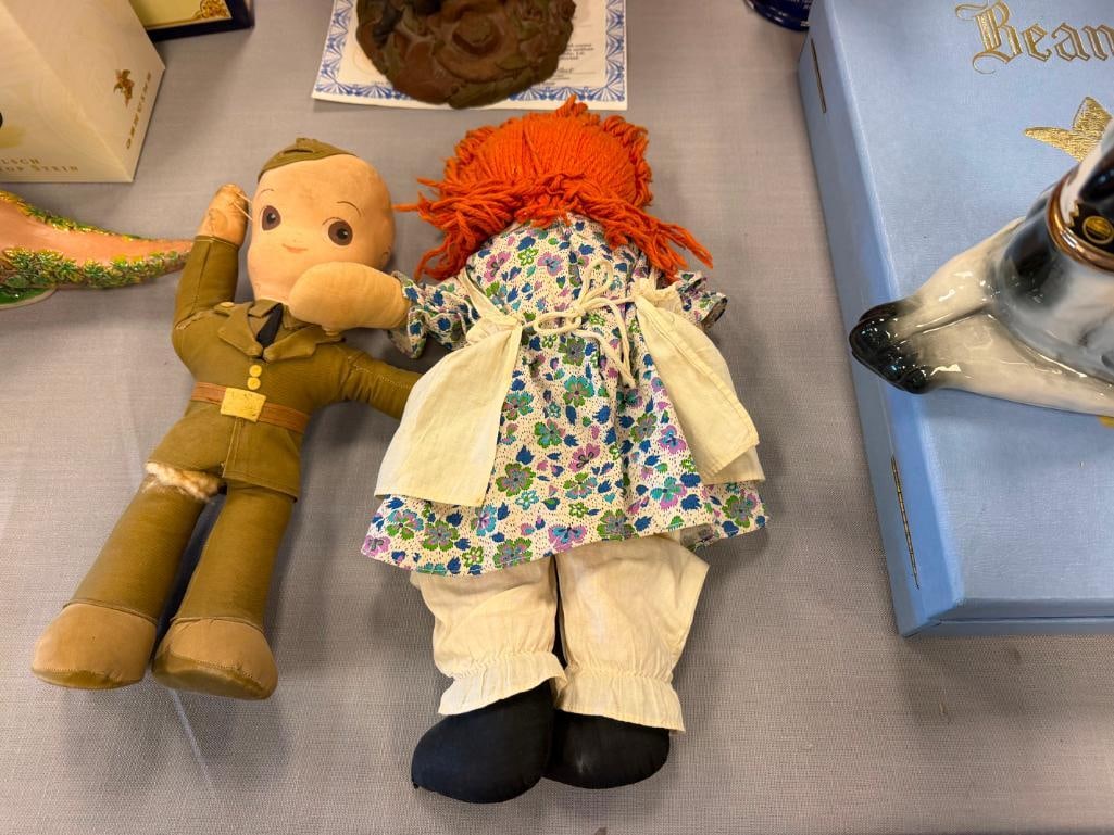 1940'S WWII DOLLYWOD STUDIOS DOLLYWOOD DEFENSE DOLL MADE IN CALIFORNIA AND RAGGEDY ANNE DOLL - 12