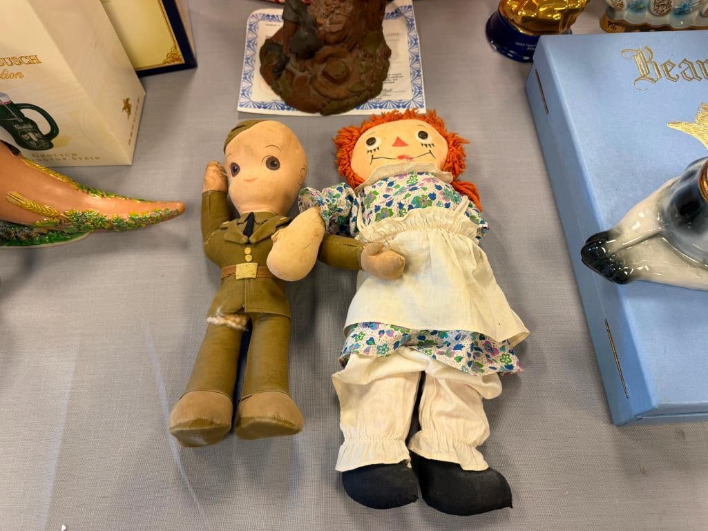 1940'S WWII DOLLYWOD STUDIOS DOLLYWOOD DEFENSE DOLL MADE IN CALIFORNIA AND RAGGEDY ANNE DOLL - 2