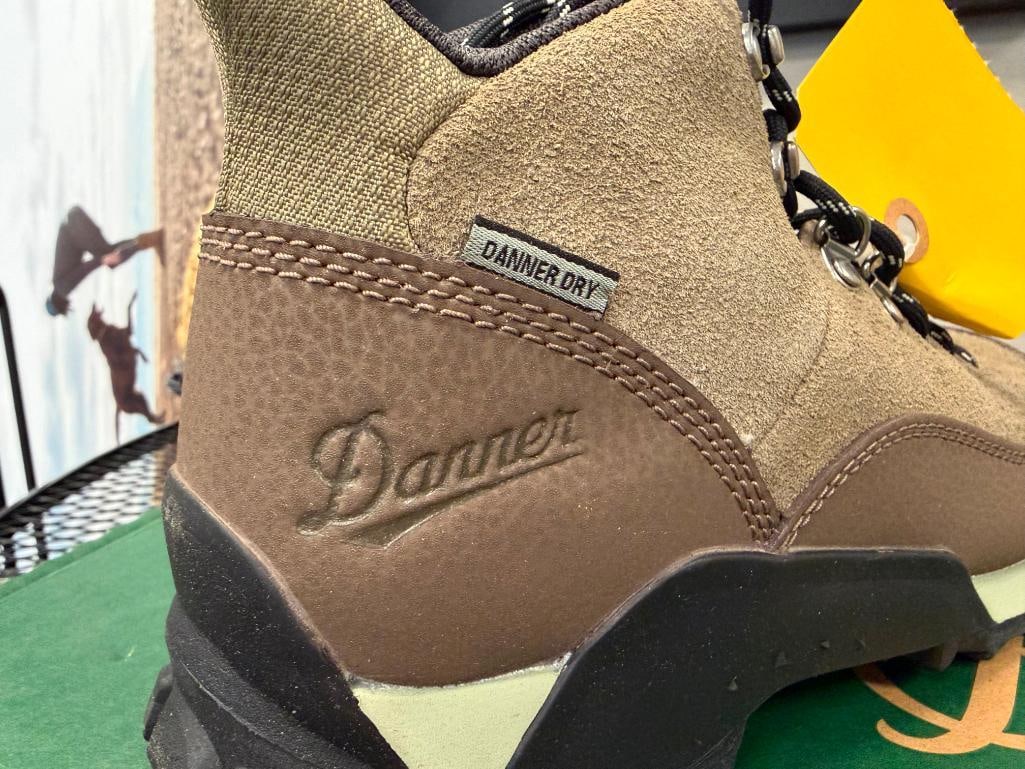 WOMENS DANNER PANORAMA MID WATERPROOF HIKING SHOES NEW IN THE BOX SIZE 7.5 - 4