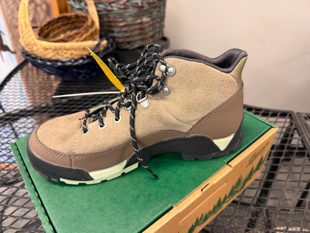 WOMENS DANNER PANORAMA MID WATERPROOF HIKING SHOES NEW IN THE BOX SIZE 7.5 - 9