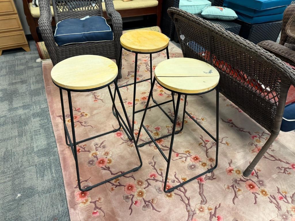 SET OF THREE OUTDOOR / INDOOR METAL AND WOOD ROUND PUB HEIGHT STOOLS - 2