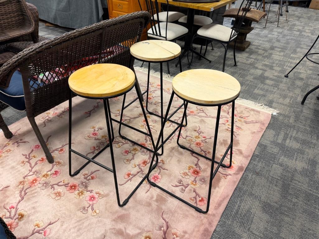 SET OF THREE OUTDOOR / INDOOR METAL AND WOOD ROUND PUB HEIGHT STOOLS - 3