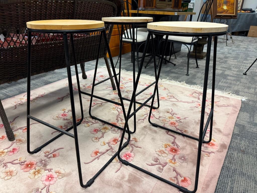 SET OF THREE OUTDOOR / INDOOR METAL AND WOOD ROUND PUB HEIGHT STOOLS - 8