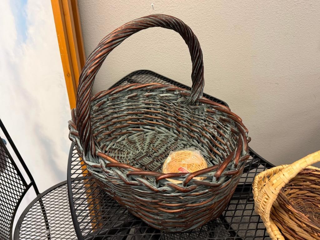 SIX ASSORTED METAL WIRE AND WICKER / TWIG WOVEN BASKETS ASSORTED STYLES AND SHAPES - 10