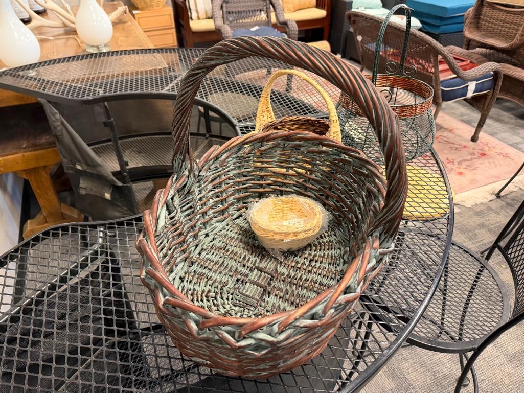 SIX ASSORTED METAL WIRE AND WICKER / TWIG WOVEN BASKETS ASSORTED STYLES AND SHAPES - 11