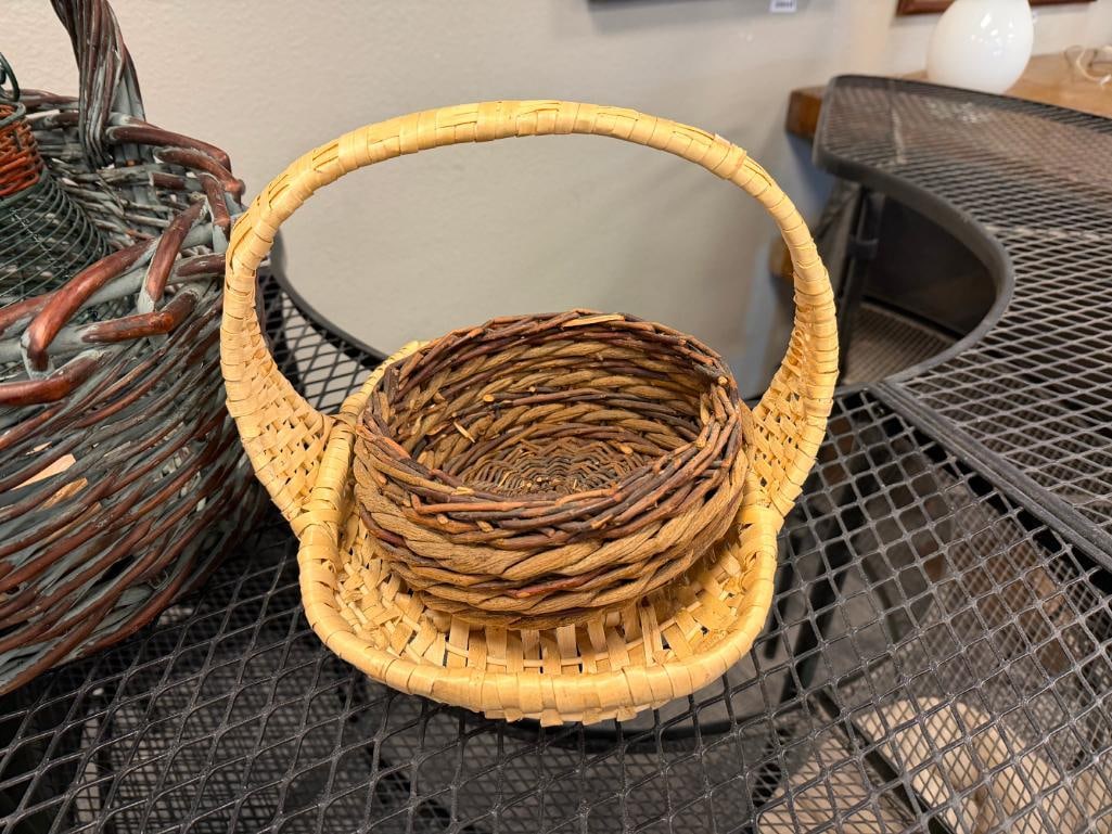 SIX ASSORTED METAL WIRE AND WICKER / TWIG WOVEN BASKETS ASSORTED STYLES AND SHAPES - 3