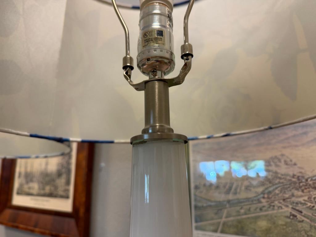 PAIR OF CONTEMPORARY MODERN BULBOUS GLASS TABLE LAMPS WITH ROUND CLEAR GLASS BASE AND FLORAL SHADES - 12