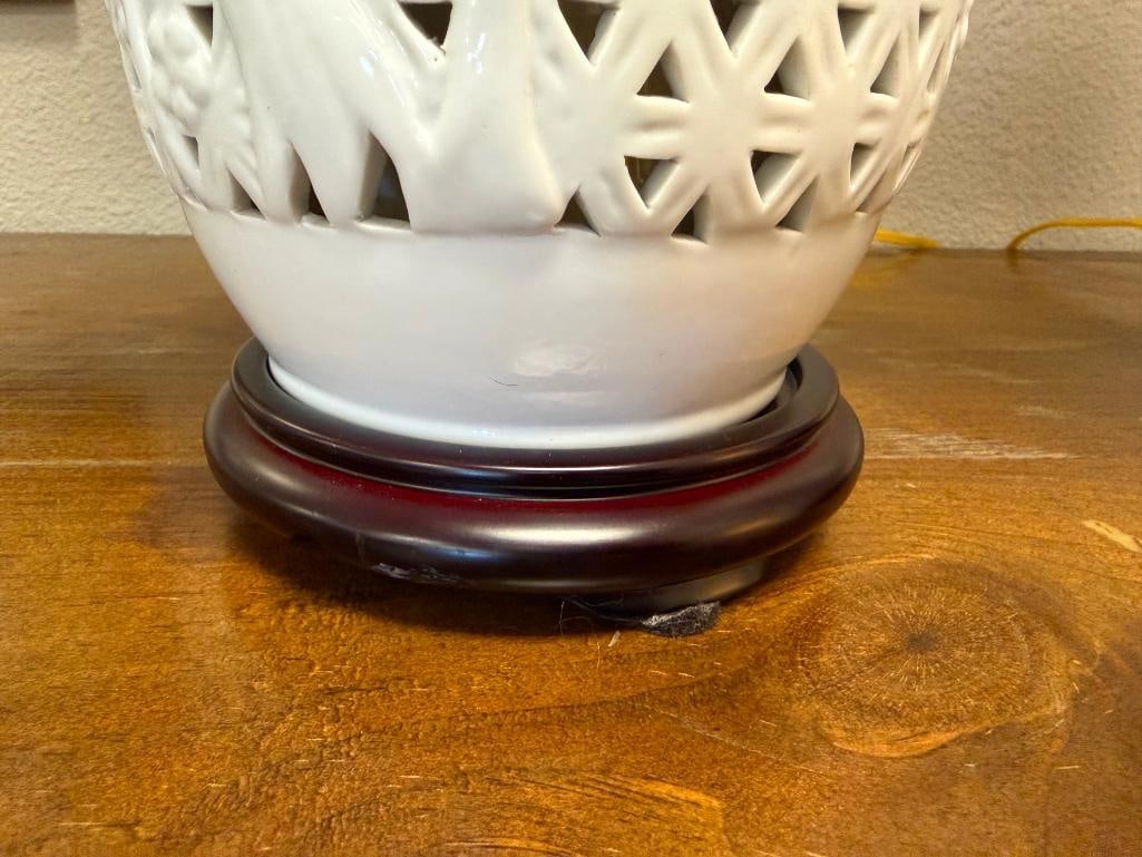 PAIR OF CHERRY BLOSSOM PIERCED CERAMIC ASIAN INSPIRED URN TABLE LAMPS WITH FABRIC SHADES - 4