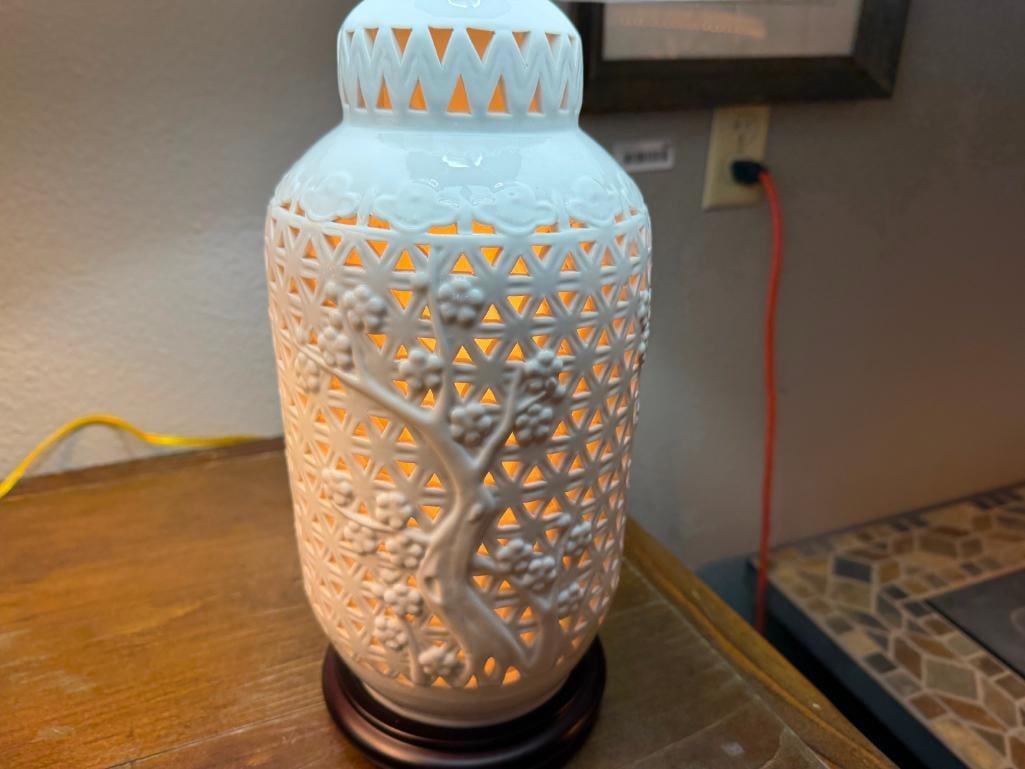 PAIR OF CHERRY BLOSSOM PIERCED CERAMIC ASIAN INSPIRED URN TABLE LAMPS WITH FABRIC SHADES - 9