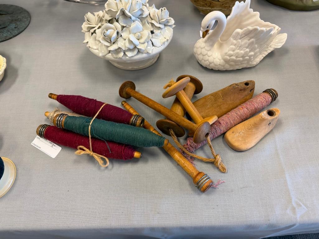 ANTIQUE INDUSTRIAL WOODEN SPOOL THREAD BOBBINS AND TWO WOODEN SHOE LASTS - 2