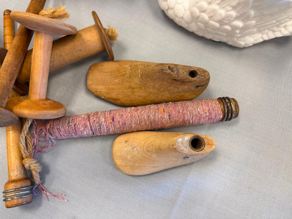 ANTIQUE INDUSTRIAL WOODEN SPOOL THREAD BOBBINS AND TWO WOODEN SHOE LASTS - 5