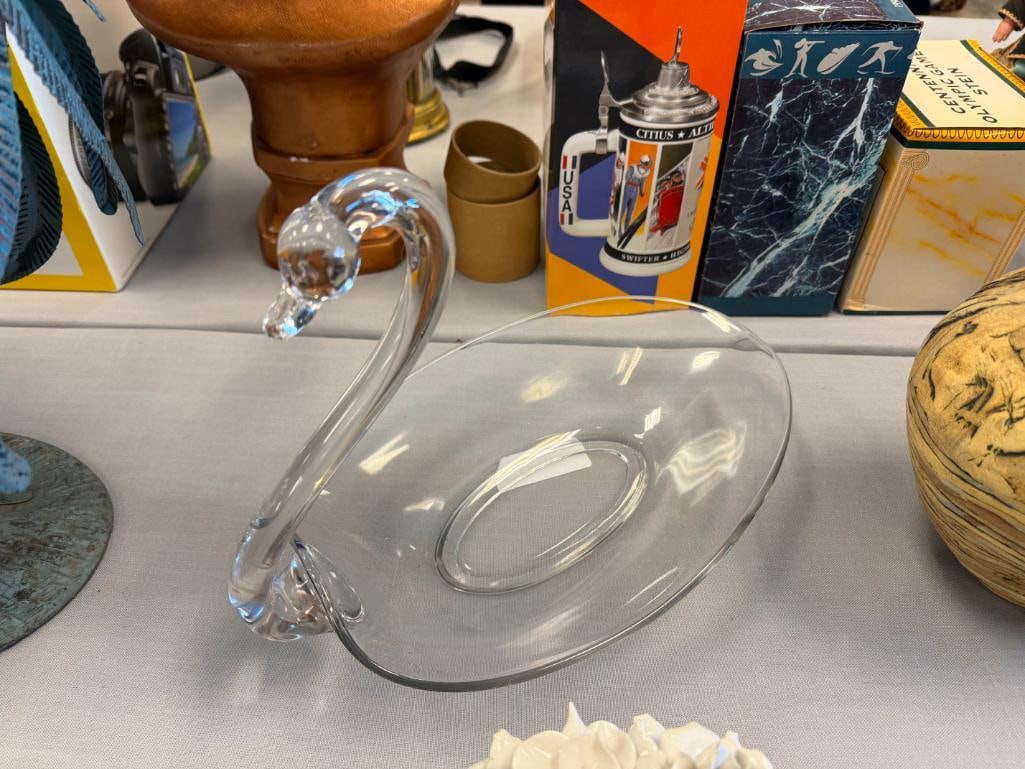 VINTAGE DUNCAN MILLER BLOWN CLEAR GLASS SWAN FRUIT BASKET - 6