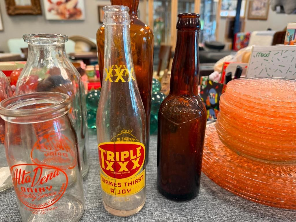 SEVEN ASSORTED ANTIQUE GLASS BOTTLES INCLUDING VALLEY DAIRY AND CRYSTAL MILK BOTTLES - 8