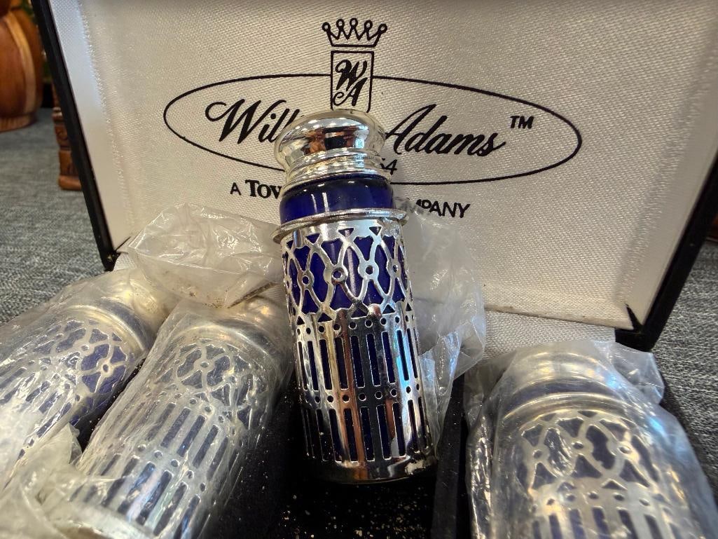 VINTAGE SET OF FOUR TOWLE WILLIAM ADAMS SILVER PLATED COBALT GLASS SHAKERS - 4