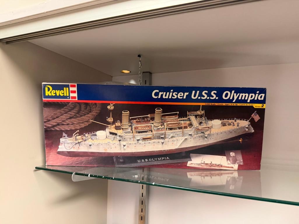 VINTAGE REVELL CRUISER U.S.S. OLYMPIA MODEL SHIP - 2