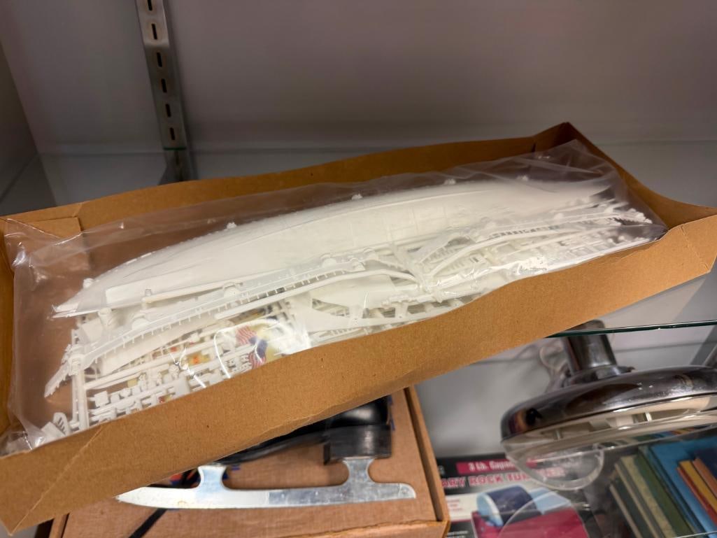 VINTAGE REVELL CRUISER U.S.S. OLYMPIA MODEL SHIP - 7