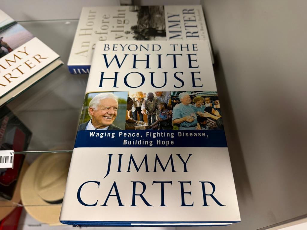 FIVE FIRST EDITION SIGNED PRESIDENT JIMMY CARTER BOOKS INCLUDING " WHITE HOUSE DIARY " AND MORE - 7