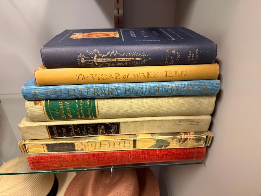 COLLECTION OF SEVEN VINTAGE BOOKS INCLUDING " IDYLLS OF THE KING " BY ALFRED LORD TENNYSON - 2