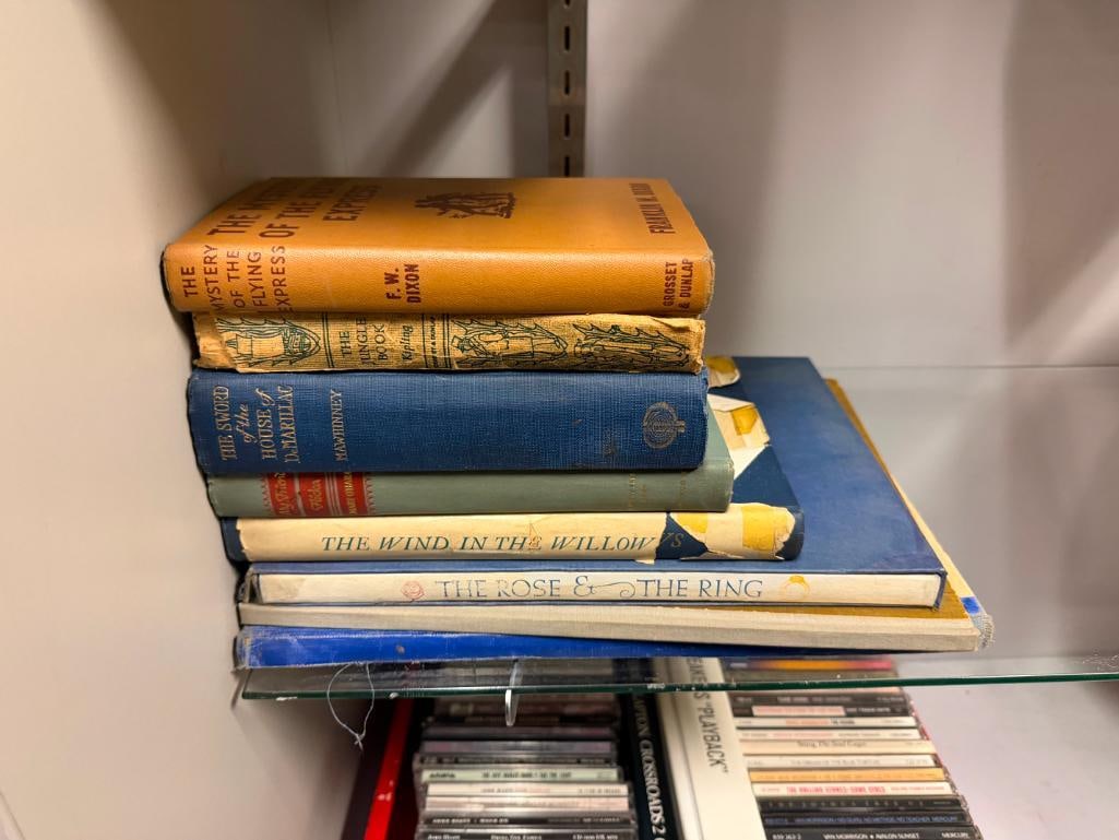 EIGHT VINTAGE HARDCOVER BOOKS INCLUDING " THE JUNGLE BOOK " BY RUDYARD KIPLING COPYRIGHT 1894 - 2