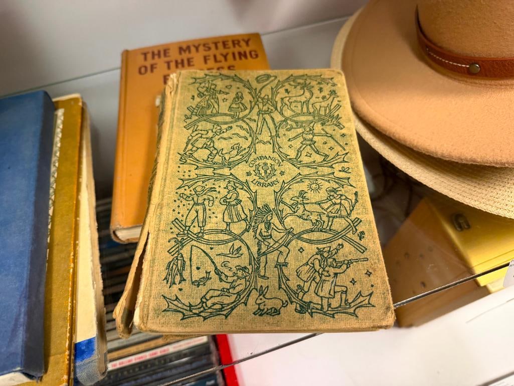 EIGHT VINTAGE HARDCOVER BOOKS INCLUDING " THE JUNGLE BOOK " BY RUDYARD KIPLING COPYRIGHT 1894 - 6
