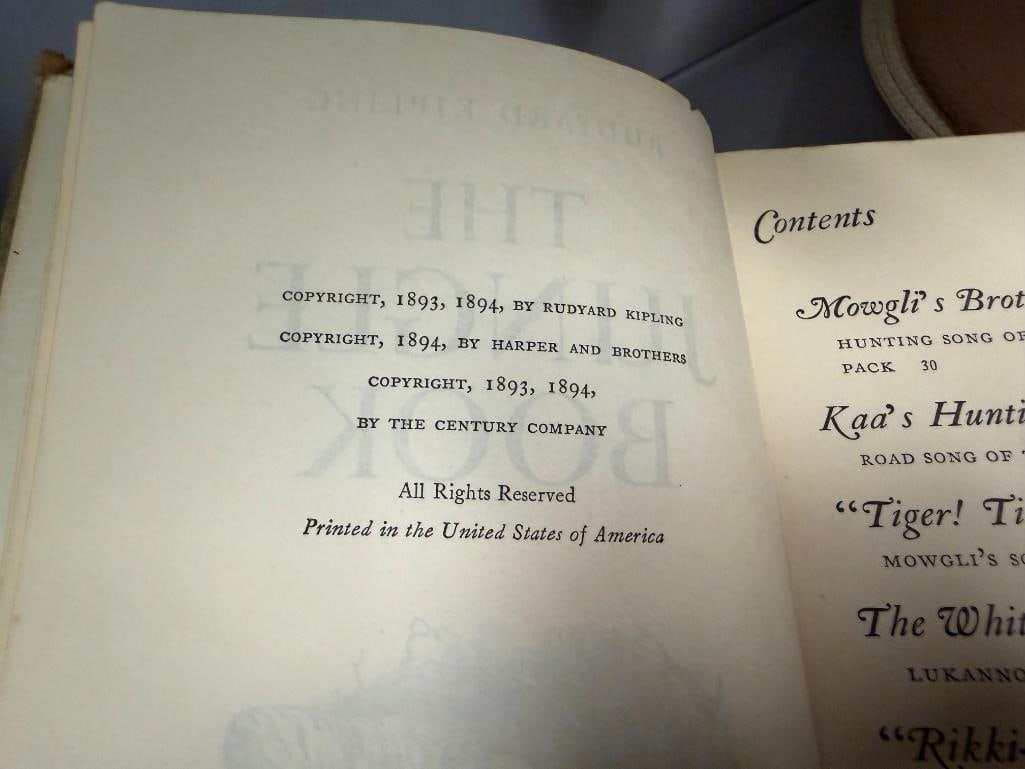 EIGHT VINTAGE HARDCOVER BOOKS INCLUDING " THE JUNGLE BOOK " BY RUDYARD KIPLING COPYRIGHT 1894 - 9