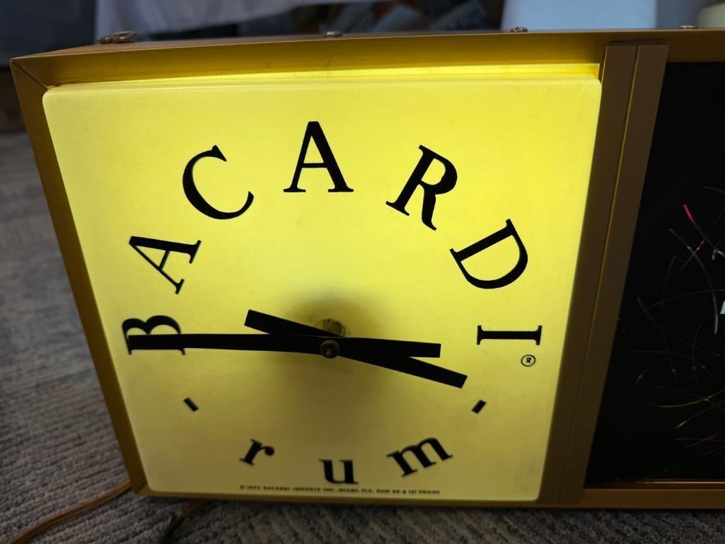 VINTAGE 1970'S BACARDI RUM LIGHTED MOTION CLOCK ADVERTISEMENT LIQUOR BAR SIGN - 9