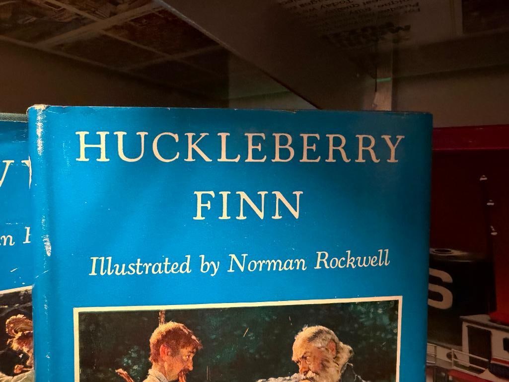 SIX VINTAGE BOOKS INCLUDING " TOM SAWYER " AND " HUCKLEBERRY FINN " ILLUSTRATED BY NORMAN ROCKWELL - 7