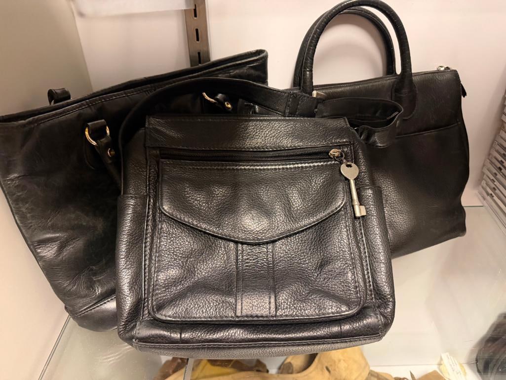 THREE LADIES BLACK LEATHER PURSES / HANDBAGS BY FOSSIL, COBB & CO., AND STONE MOUNTAIN - 5