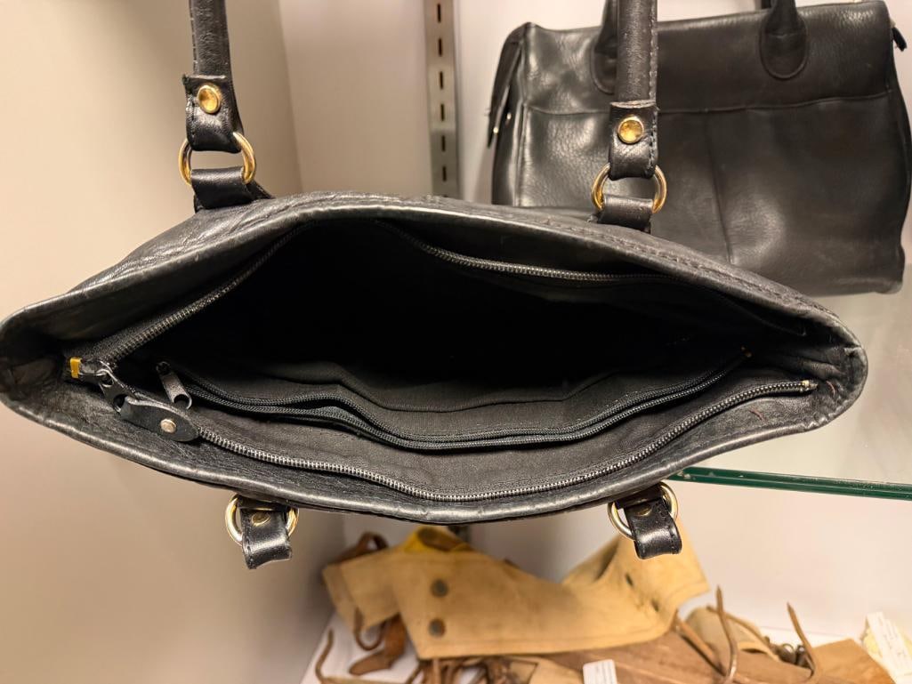 THREE LADIES BLACK LEATHER PURSES / HANDBAGS BY FOSSIL, COBB & CO., AND STONE MOUNTAIN - 9