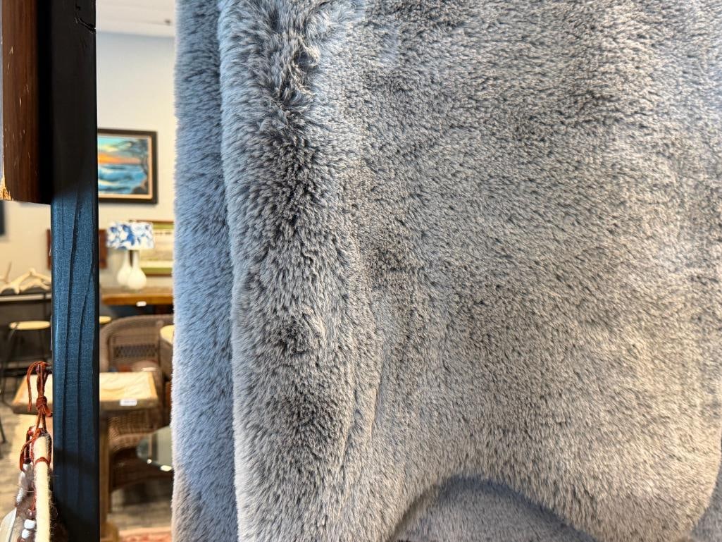 MON CHATEAU LUXURY COLLECTION FAUX GRAY FUR AREA RUG - 10