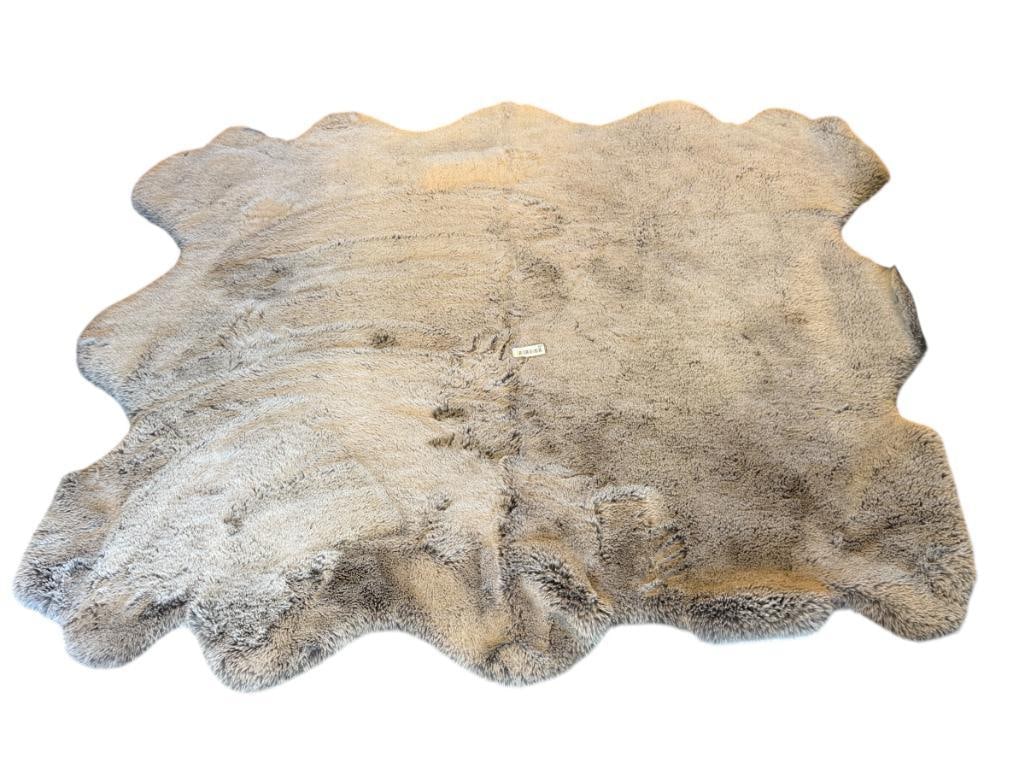 MON CHATEAU LUXURY COLLECTION FAUX GRAY FUR AREA RUG (1 of 10)