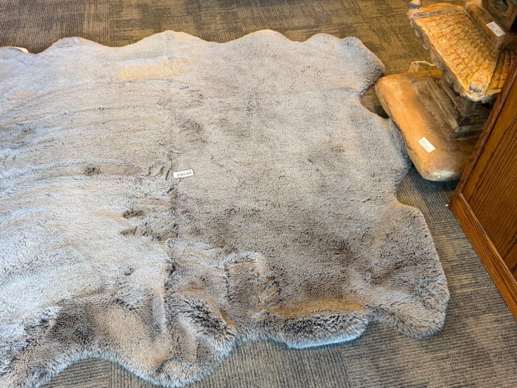MON CHATEAU LUXURY COLLECTION FAUX GRAY FUR AREA RUG - 2