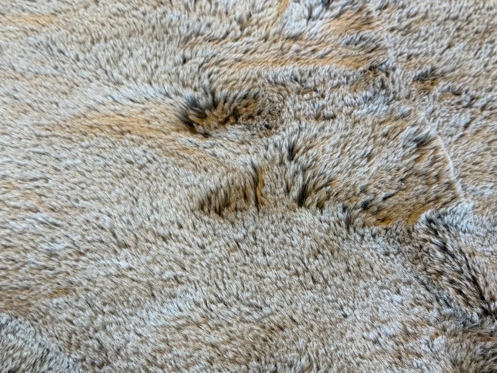 MON CHATEAU LUXURY COLLECTION FAUX GRAY FUR AREA RUG - 5