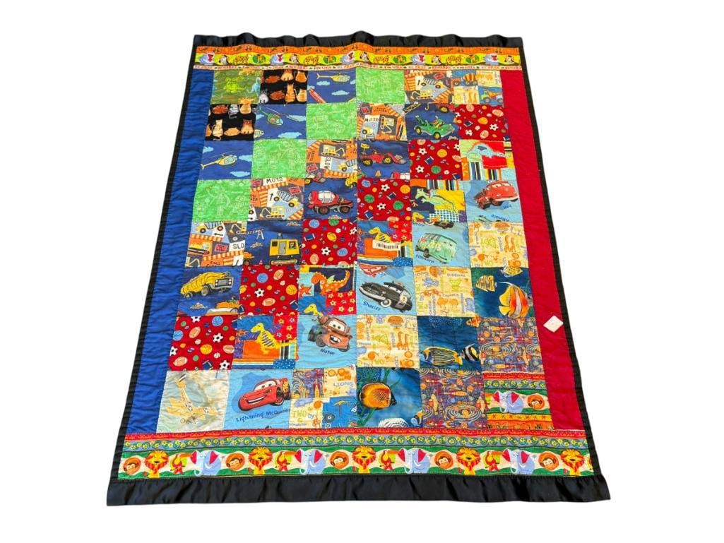 HANDMADE I SPY BABY QUILT VIBRANT THEME FISH, DRAGONS, SPORTS, DINOSAURS "U" INITIAL ON THE BACLK: NO HEAVY WEAR 36" X 51" 