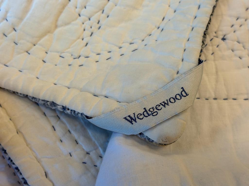 WEDGEWOOD QUILTED BED SPREAD STRIPE DESIGN - 6