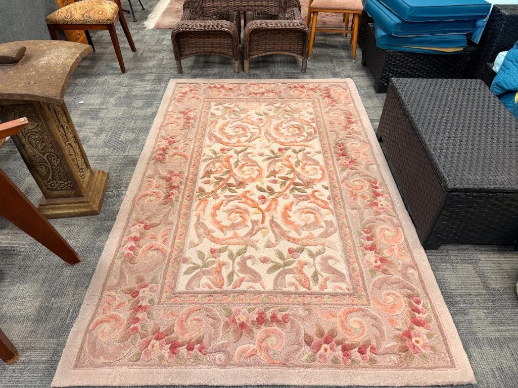 HAND MADE HOOKED / SCULPTED ACRYLIC AREA RUG FLORAL DESIGN: NO HEAVY WEAR OR STAINS 96" X 60"