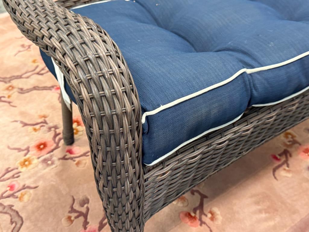 HAMPTON BAY BROWN VINYL WICKER OUTDOOR PATIO / GARDEN BENCH WITH CUSHION - 6