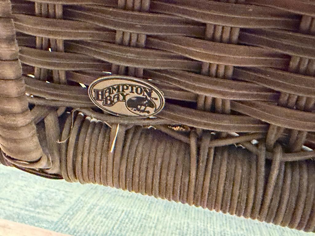 HAMPTON BAY BROWN VINYL WICKER OUTDOOR PATIO / GARDEN BENCH WITH CUSHION - 9