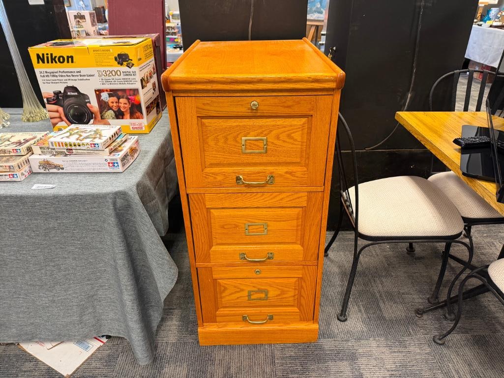 HONEY OAK FINISH THREE DRAWER LEGAL SIZE FILLING CABINET WITH KEYS - 2