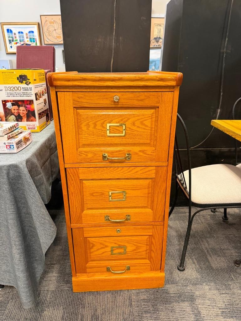 HONEY OAK FINISH THREE DRAWER LEGAL SIZE FILLING CABINET WITH KEYS - 3