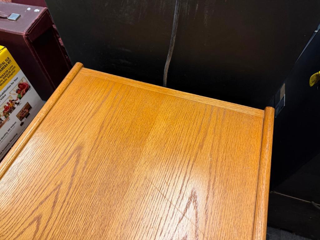 HONEY OAK FINISH THREE DRAWER LEGAL SIZE FILLING CABINET WITH KEYS - 5