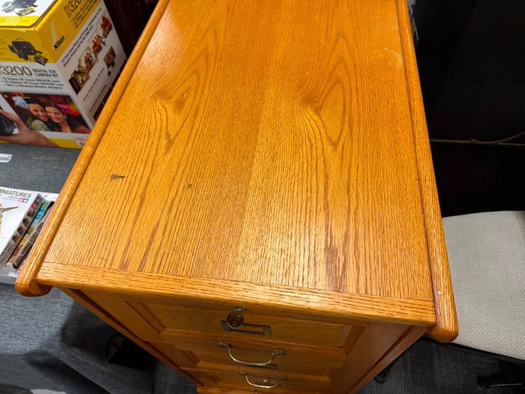 HONEY OAK FINISH THREE DRAWER LEGAL SIZE FILLING CABINET WITH KEYS - 6