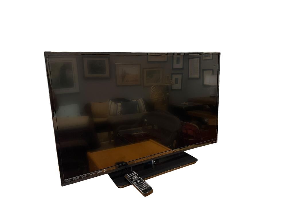 39" VIZIO LED FLAT SCREEN TV MODEL E390-A1 1080P (1 of 8)