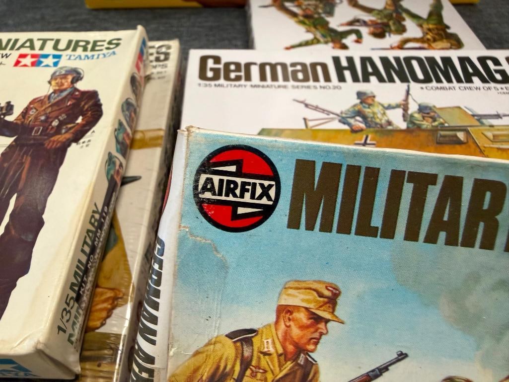 TAMIYA AND AIRFIX 1/32 AND 1/35 SCALE PLASTIC KIT MODEL FIGURES / TROOPS / CREW MEMBERS - 5