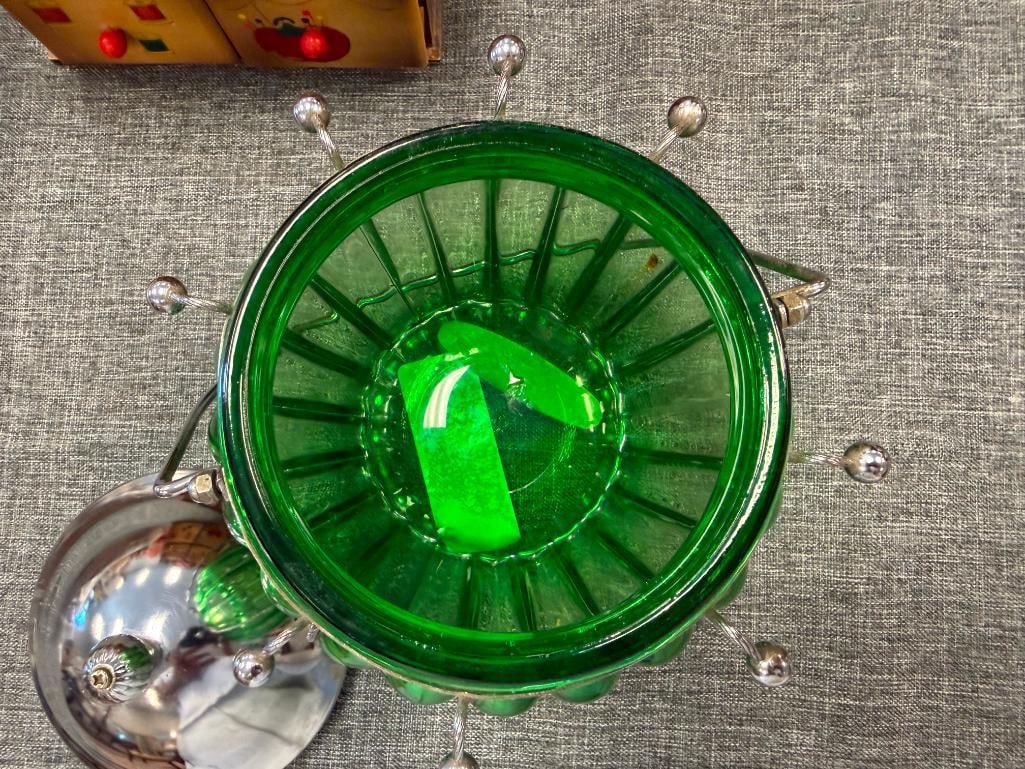 1970'S VINTAGE EMERALD GREEN GLASS MUSICAL CANDY JAR WITH RIBBED DESIGN MADE IN JAPAN - 6