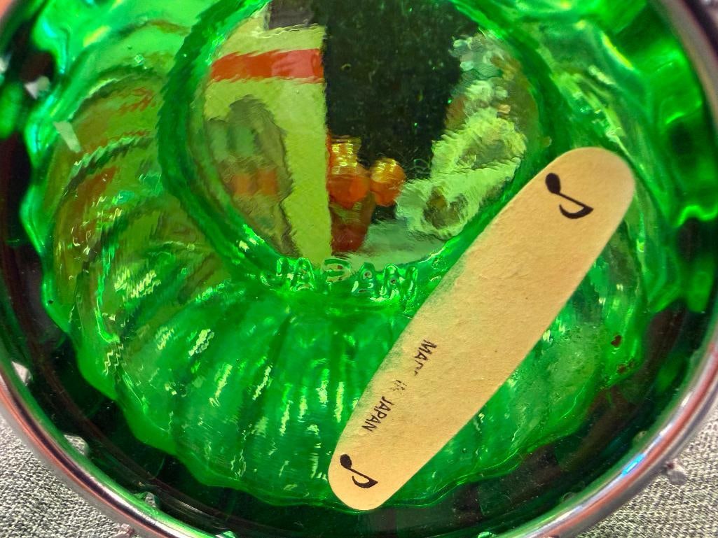 1970'S VINTAGE EMERALD GREEN GLASS MUSICAL CANDY JAR WITH RIBBED DESIGN MADE IN JAPAN - 8