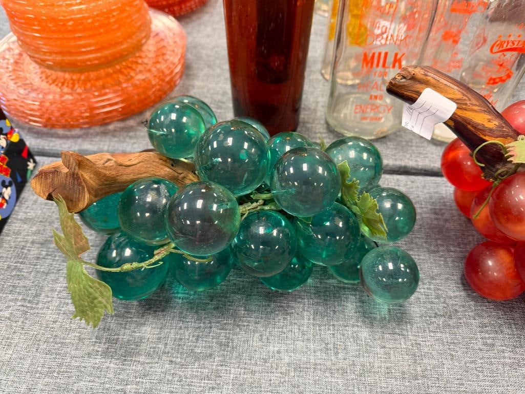 MID-CENTURY ACRYLIC GRAPEVINES IN METALLIC RED AND AQUA COLOR - 4