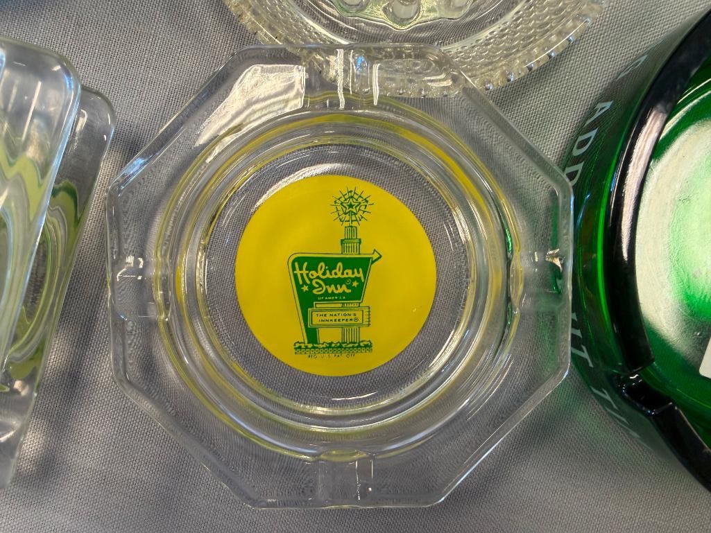15 ASSORTED GLASS AND CERAMIC ASHTRAYS BULMERS CIDERS, HOLIDAY INN, MULCREVYS, THE WAVE, BRAUERI - 11
