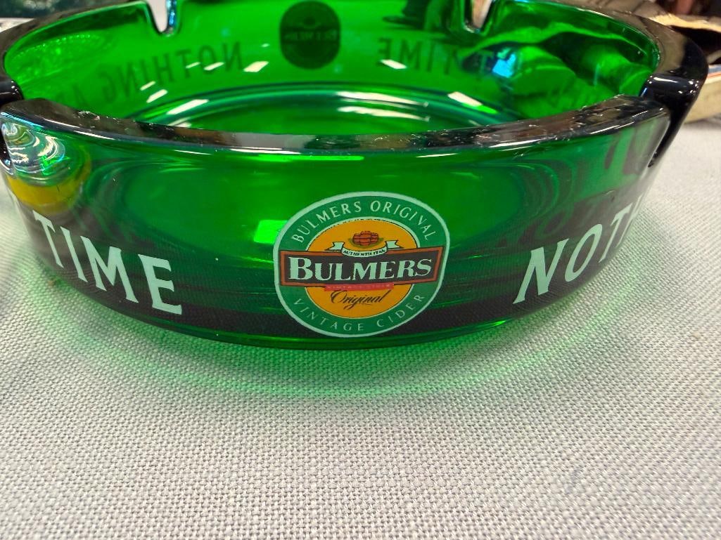 15 ASSORTED GLASS AND CERAMIC ASHTRAYS BULMERS CIDERS, HOLIDAY INN, MULCREVYS, THE WAVE, BRAUERI - 8
